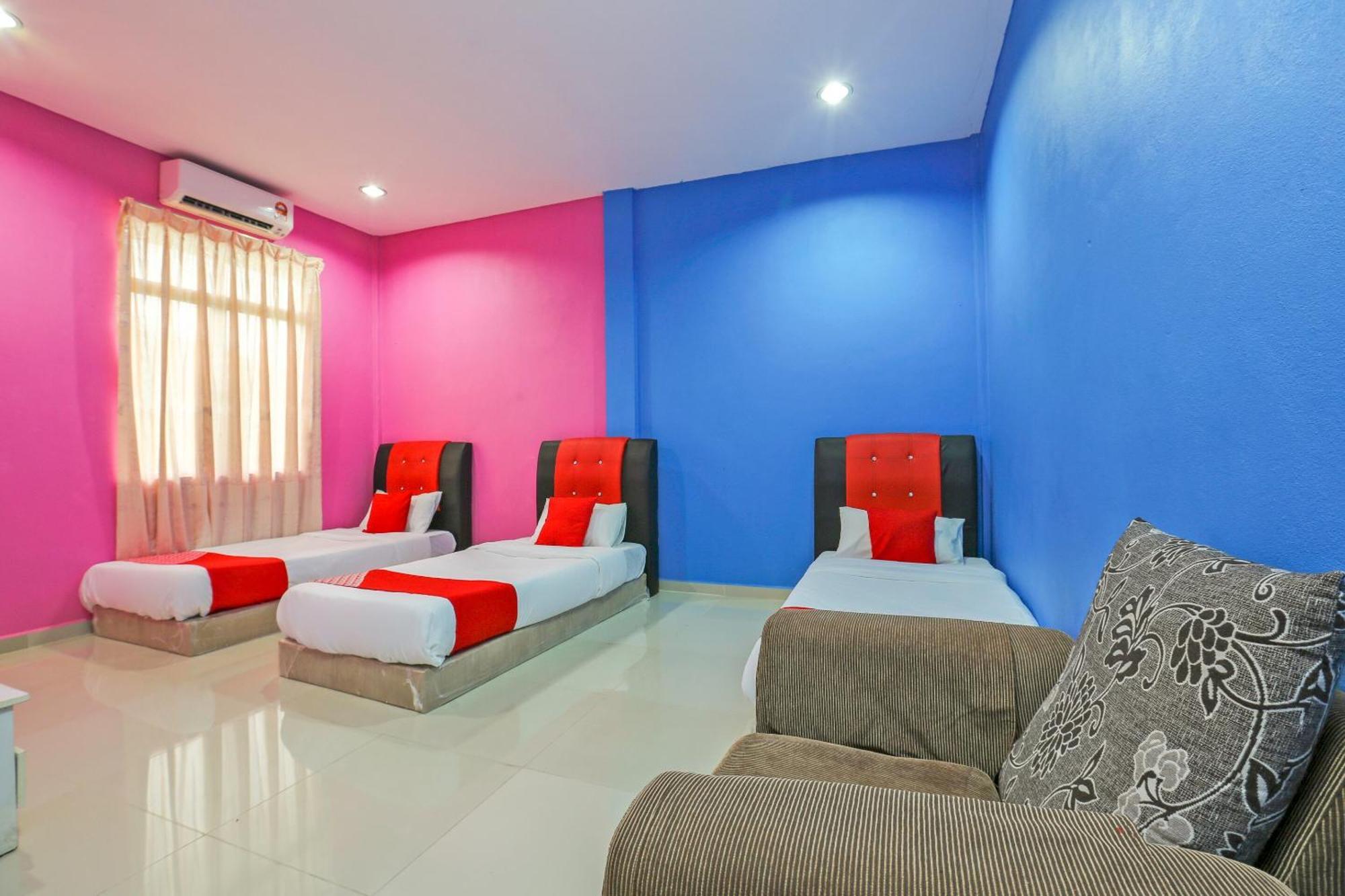 Oyo 89933 Nun Hotel Jeli Экстерьер фото