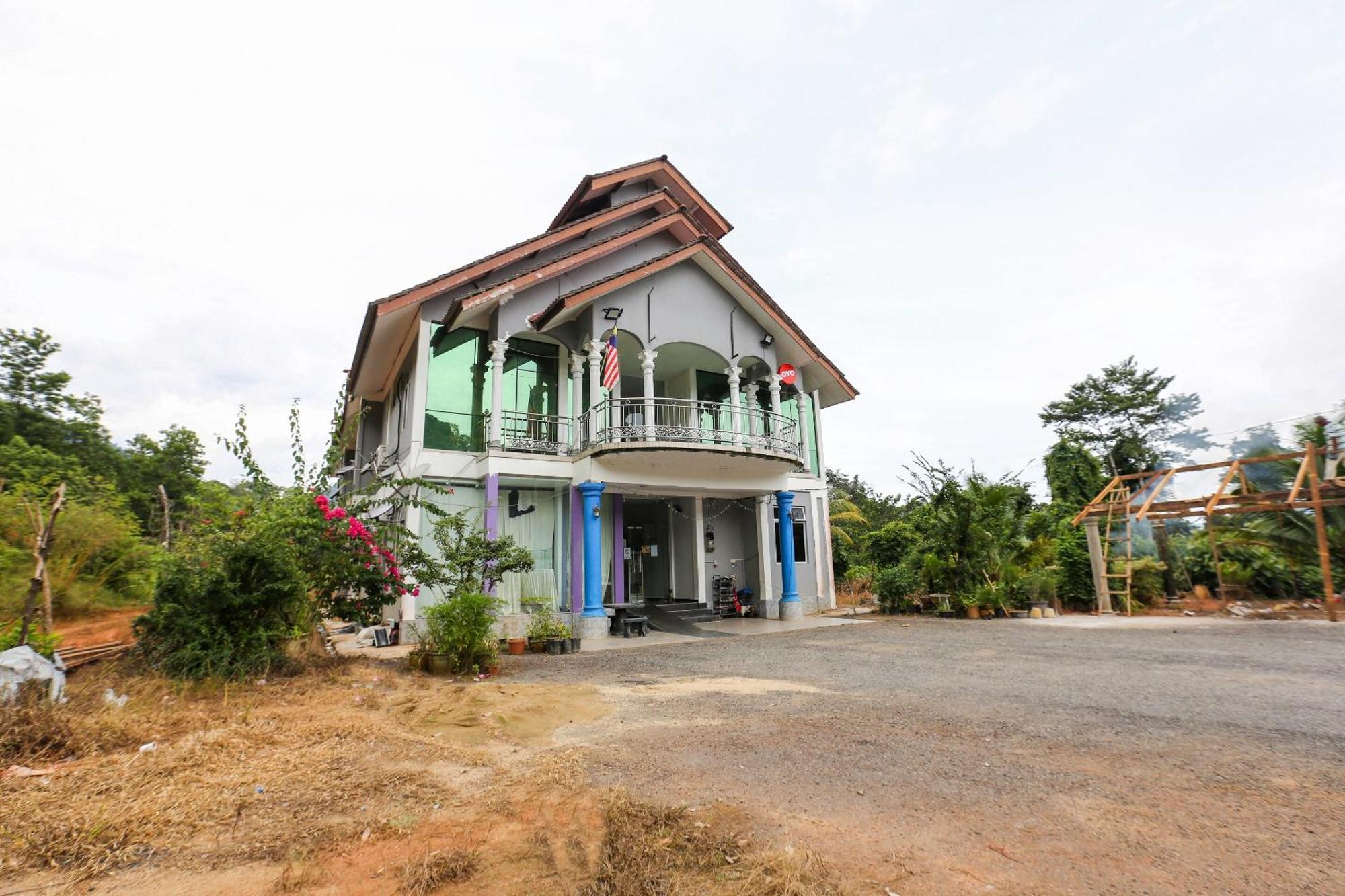 Oyo 89933 Nun Hotel Jeli Экстерьер фото