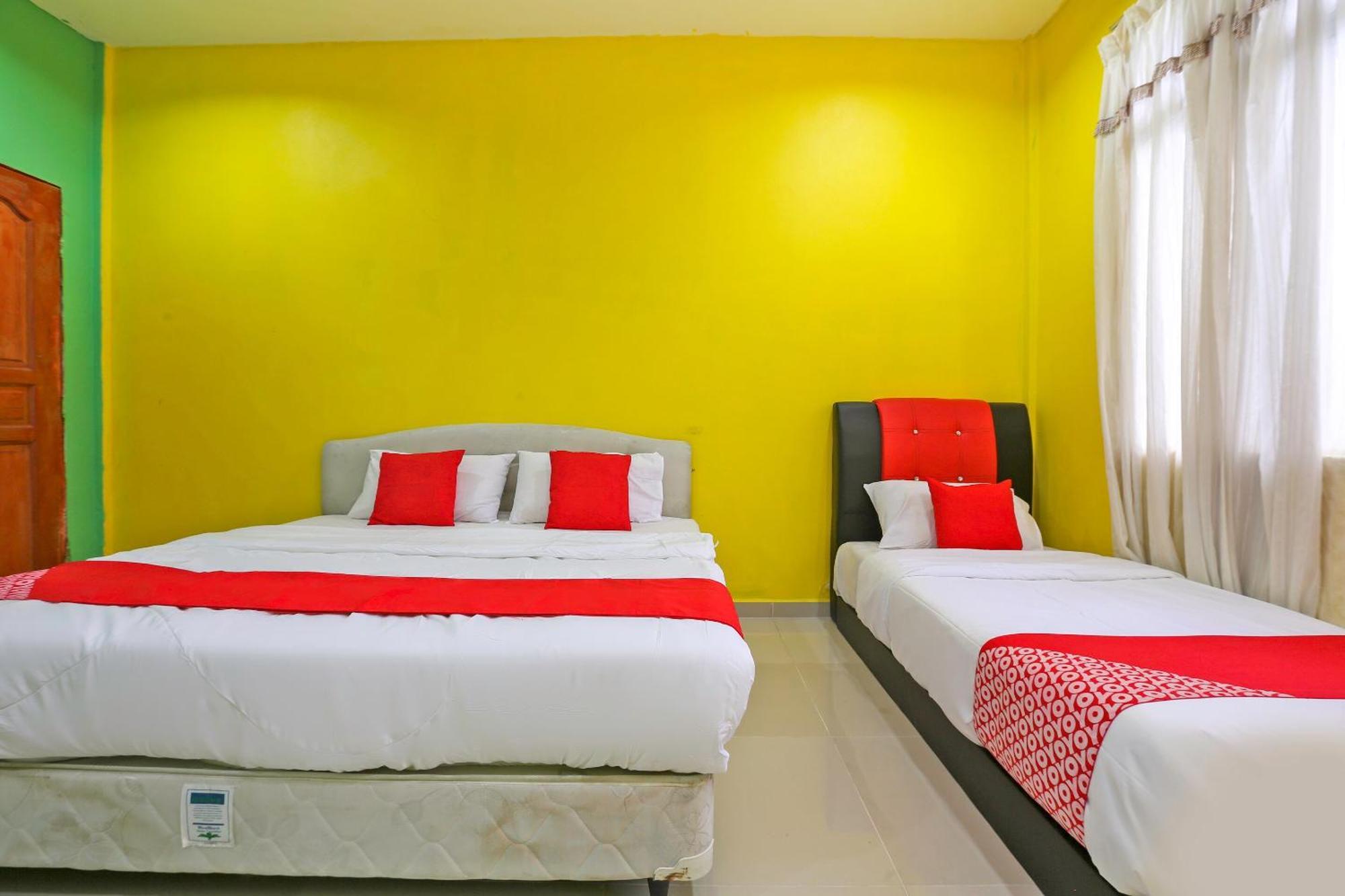 Oyo 89933 Nun Hotel Jeli Экстерьер фото