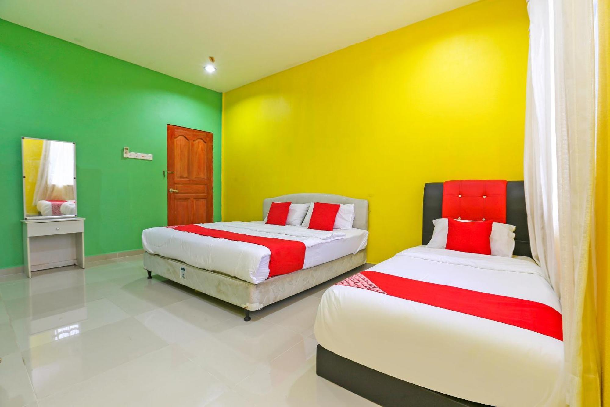 Oyo 89933 Nun Hotel Jeli Экстерьер фото