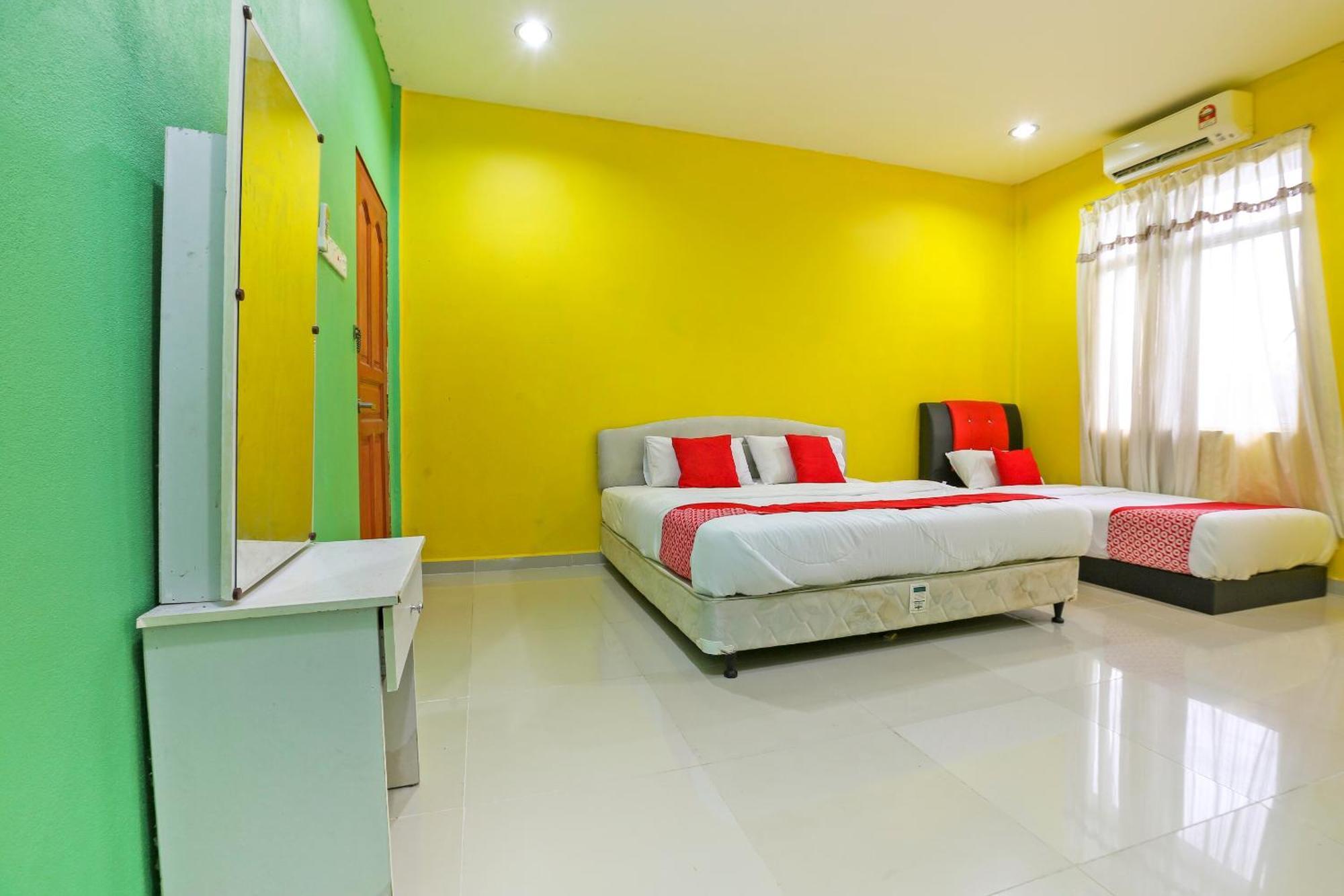 Oyo 89933 Nun Hotel Jeli Экстерьер фото
