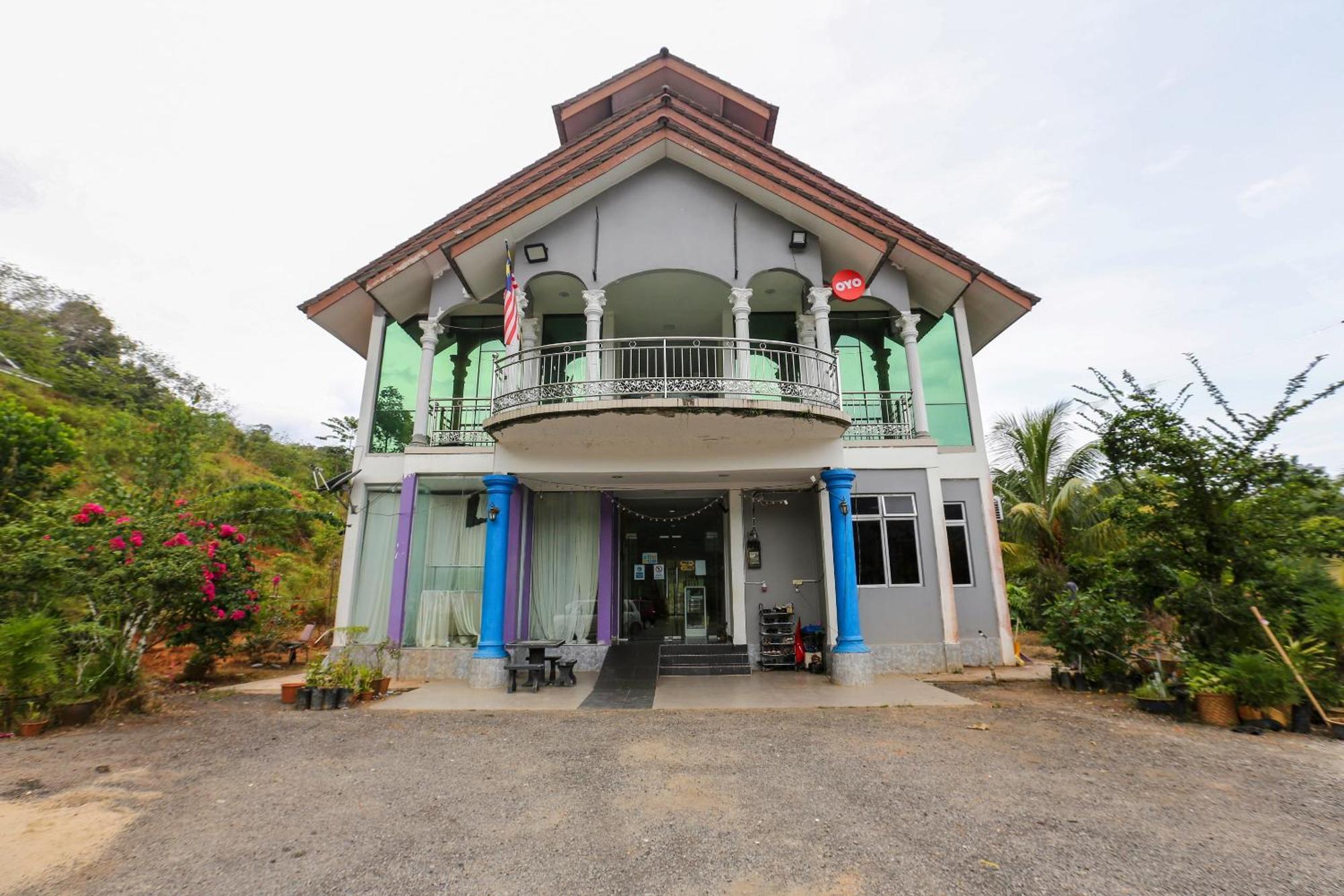 Oyo 89933 Nun Hotel Jeli Экстерьер фото