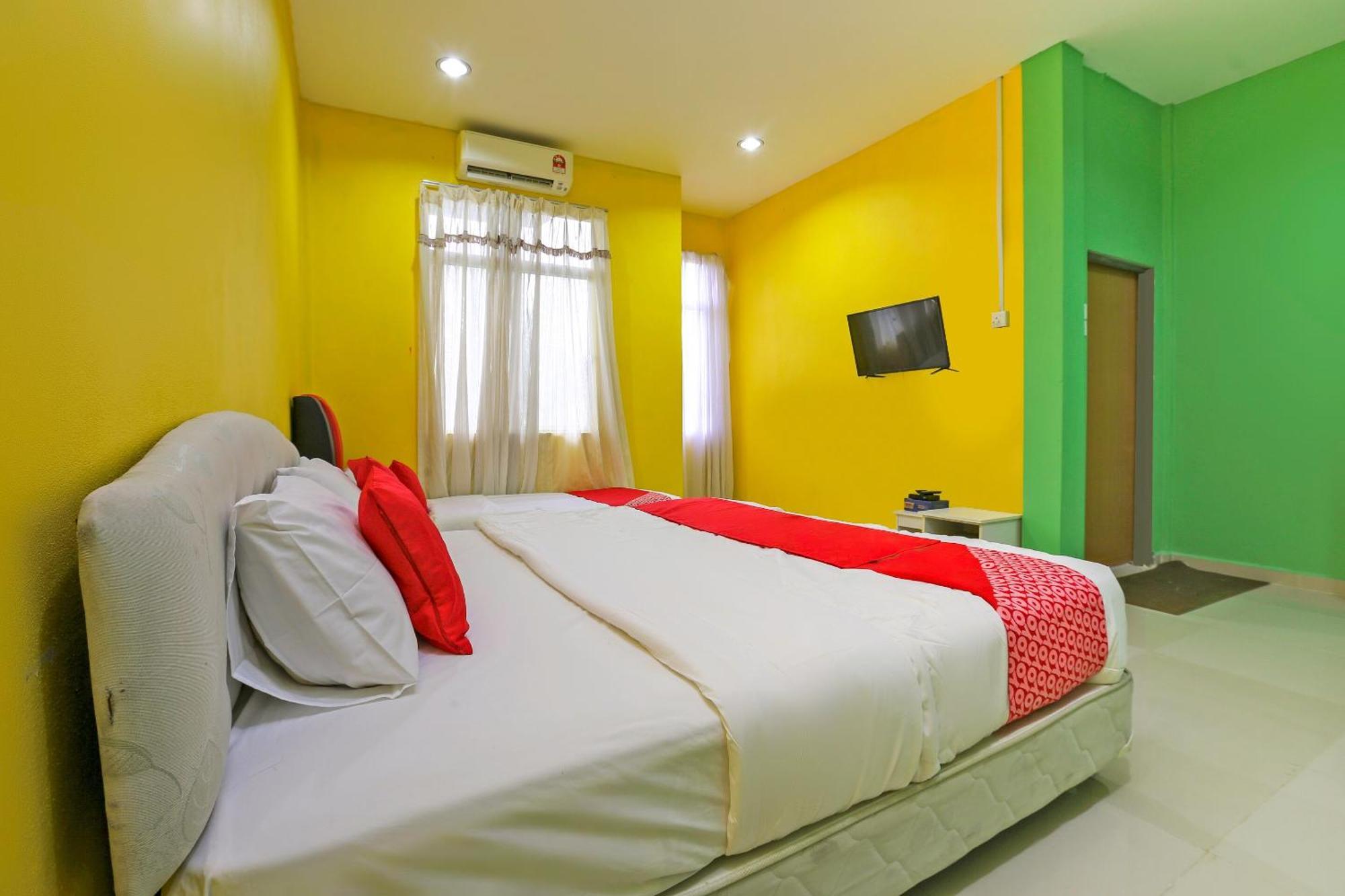 Oyo 89933 Nun Hotel Jeli Экстерьер фото