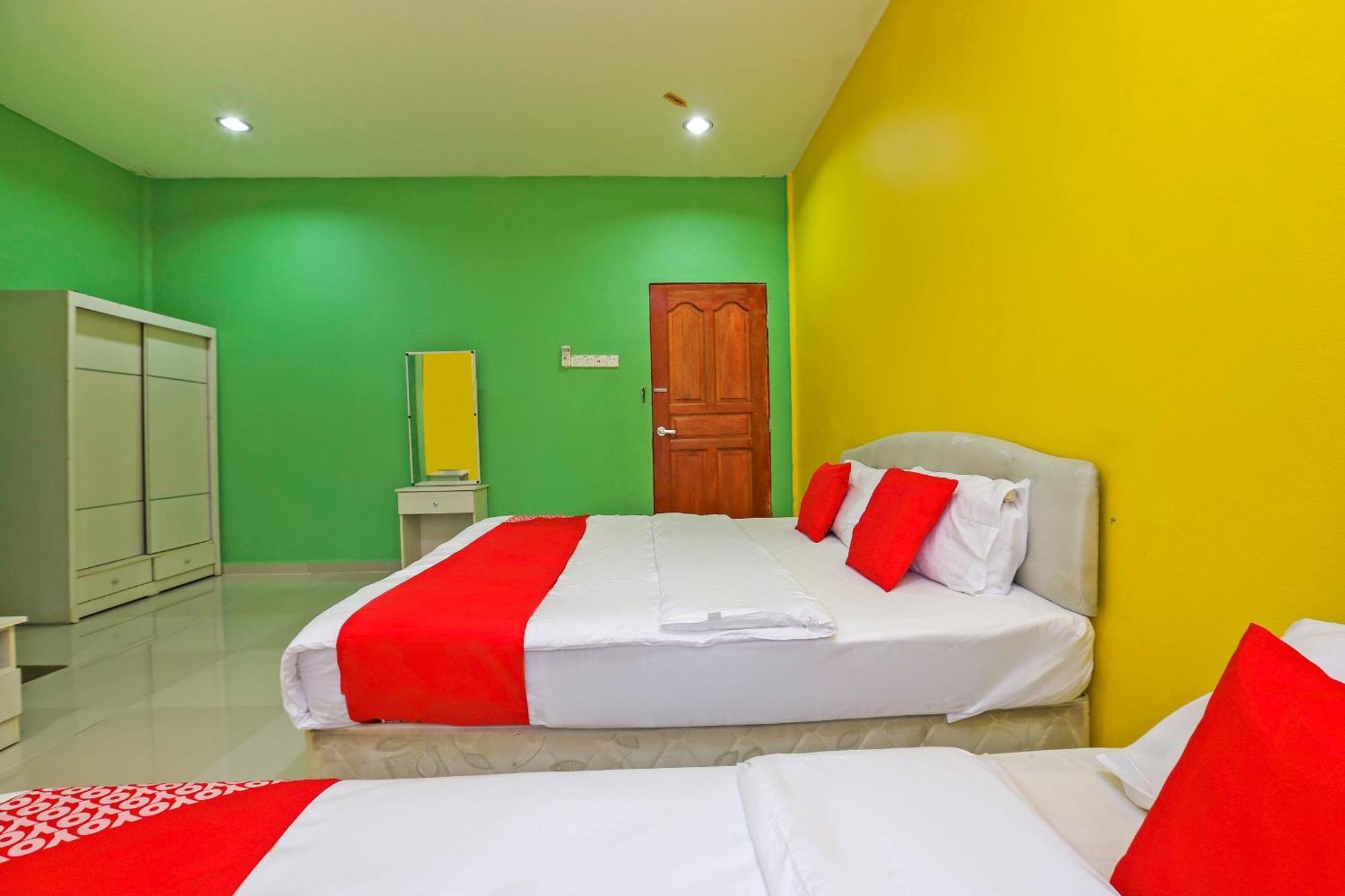 Oyo 89933 Nun Hotel Jeli Экстерьер фото