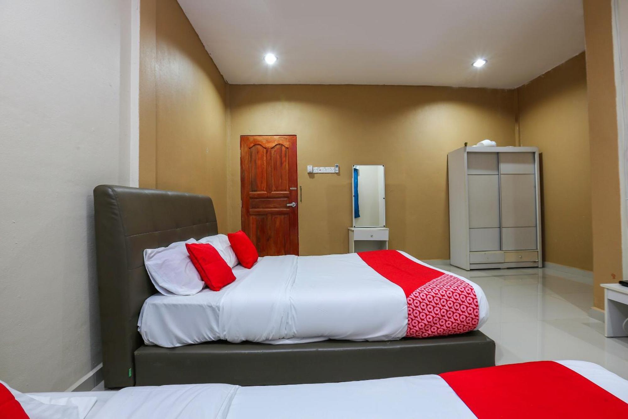 Oyo 89933 Nun Hotel Jeli Экстерьер фото