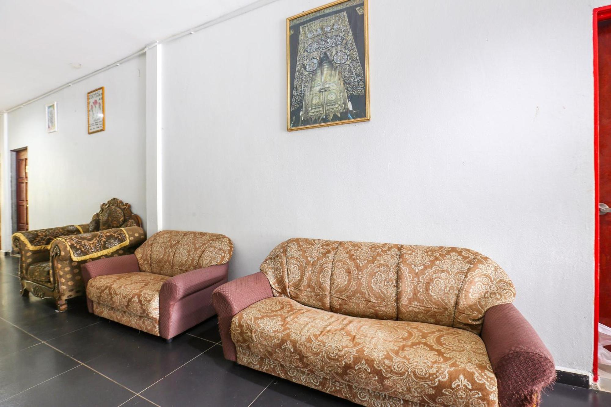 Oyo 89933 Nun Hotel Jeli Экстерьер фото