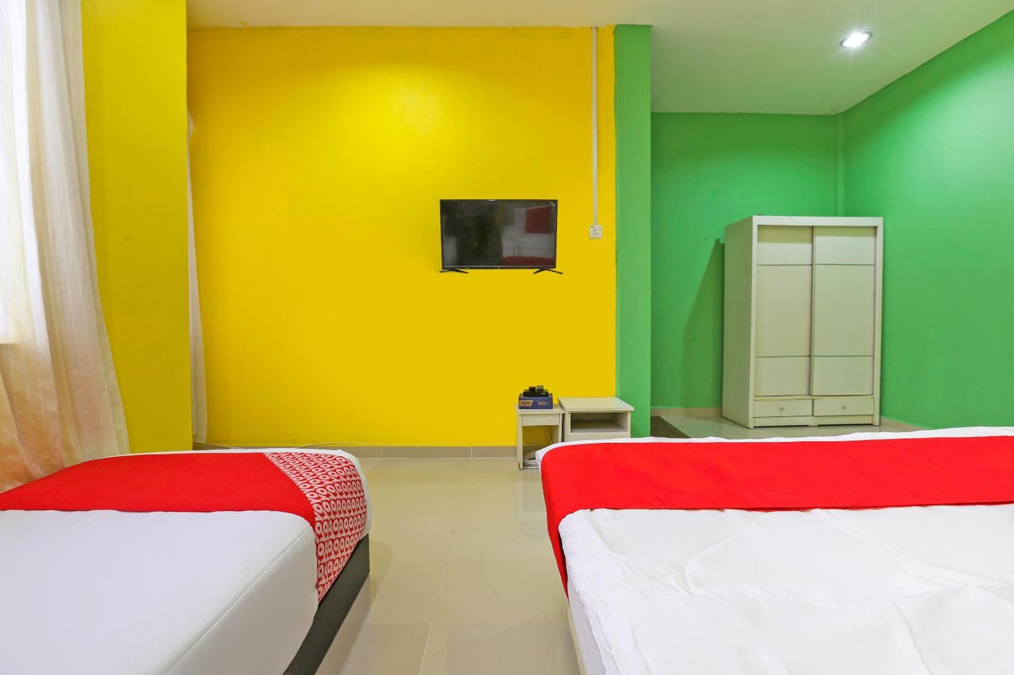 Oyo 89933 Nun Hotel Jeli Экстерьер фото