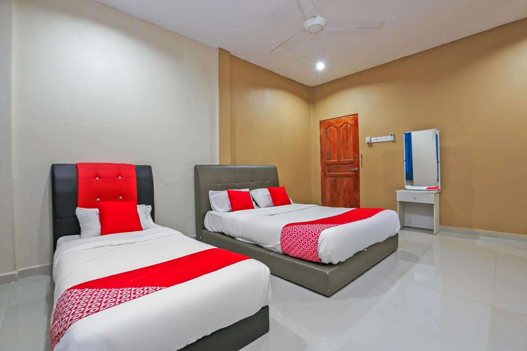 Oyo 89933 Nun Hotel Jeli Экстерьер фото