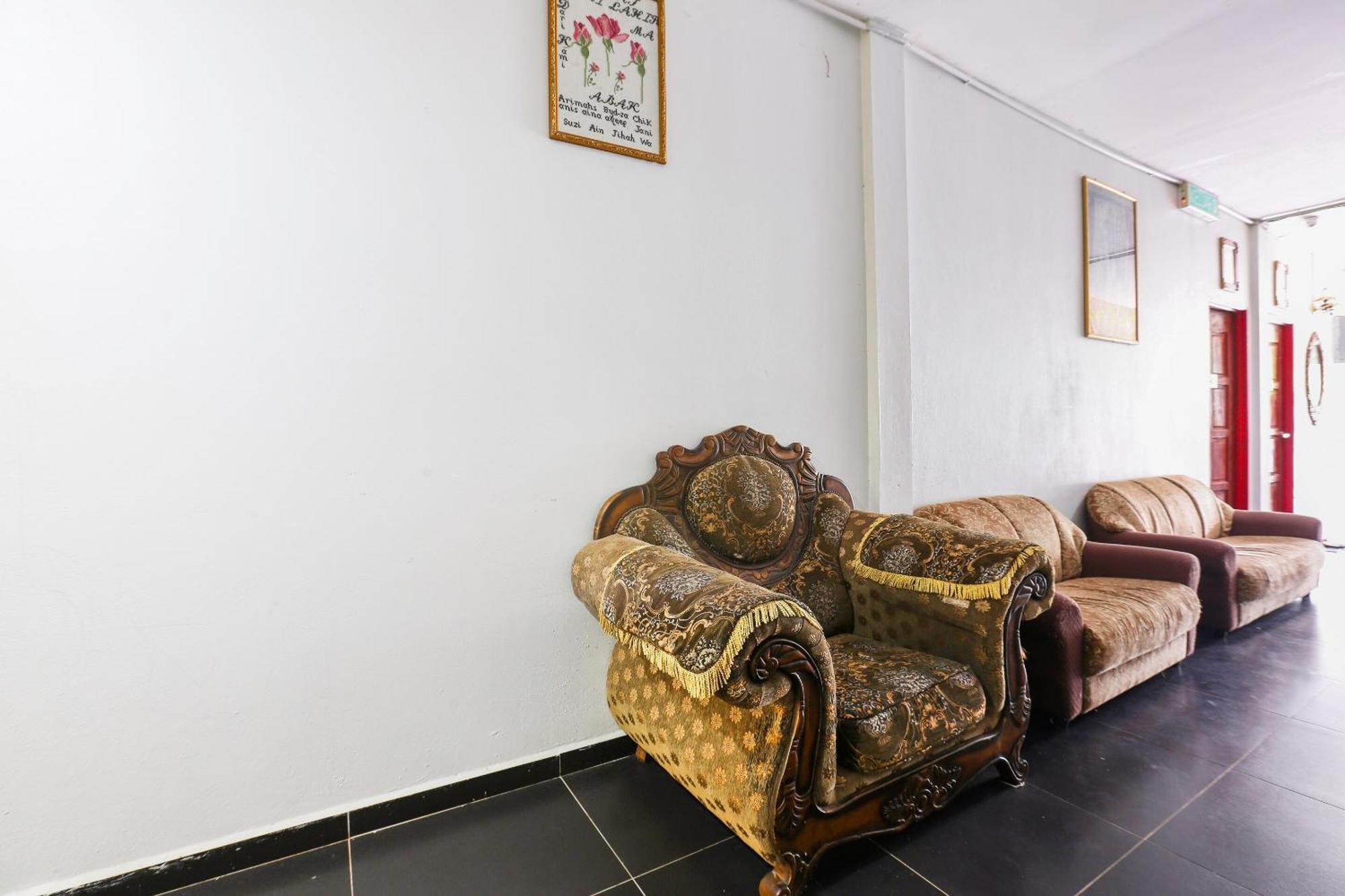 Oyo 89933 Nun Hotel Jeli Экстерьер фото
