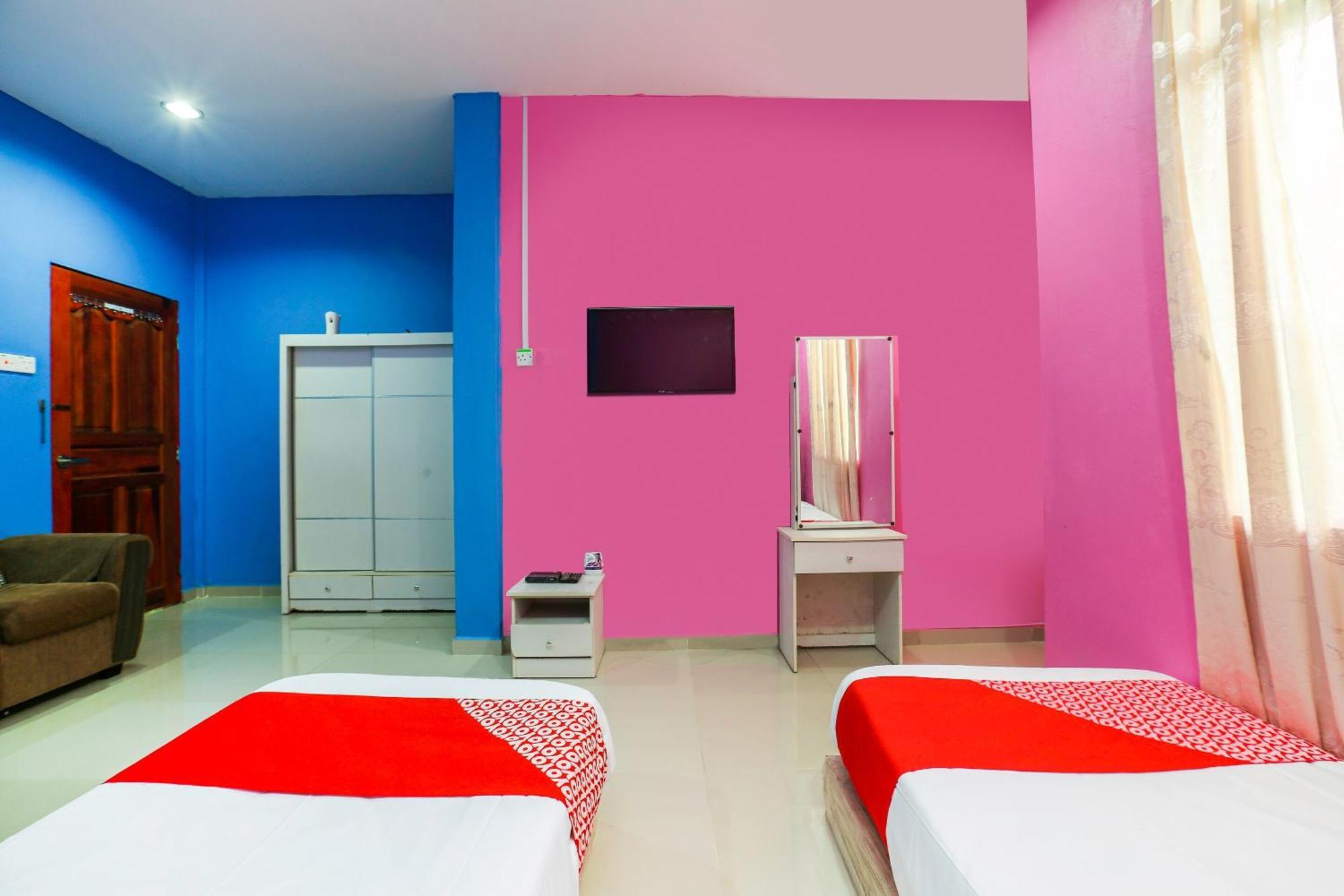Oyo 89933 Nun Hotel Jeli Экстерьер фото