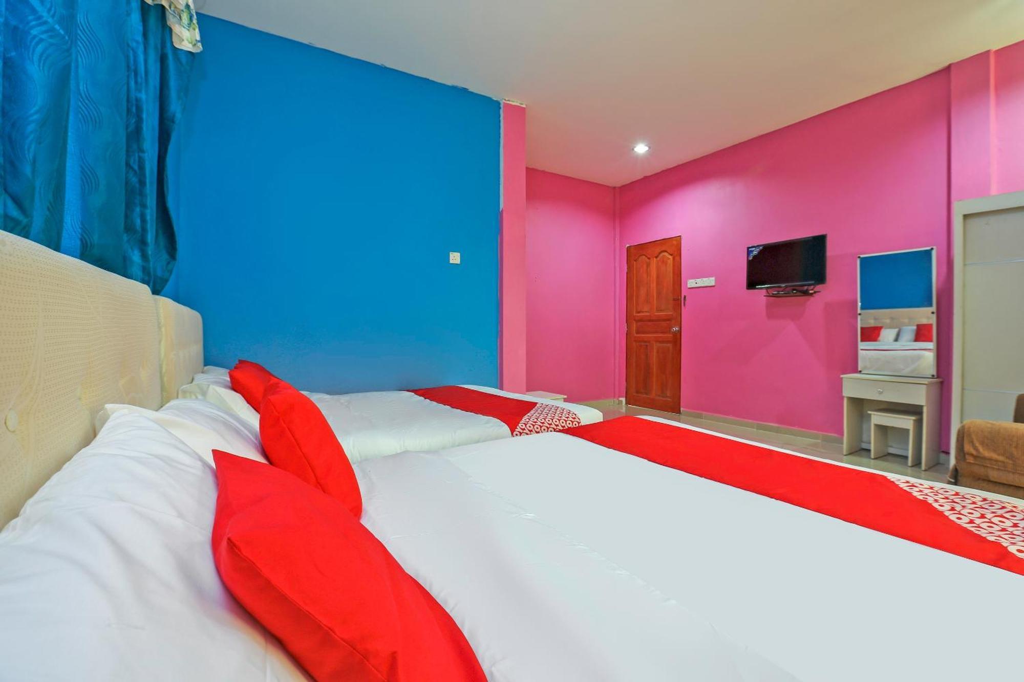 Oyo 89933 Nun Hotel Jeli Экстерьер фото